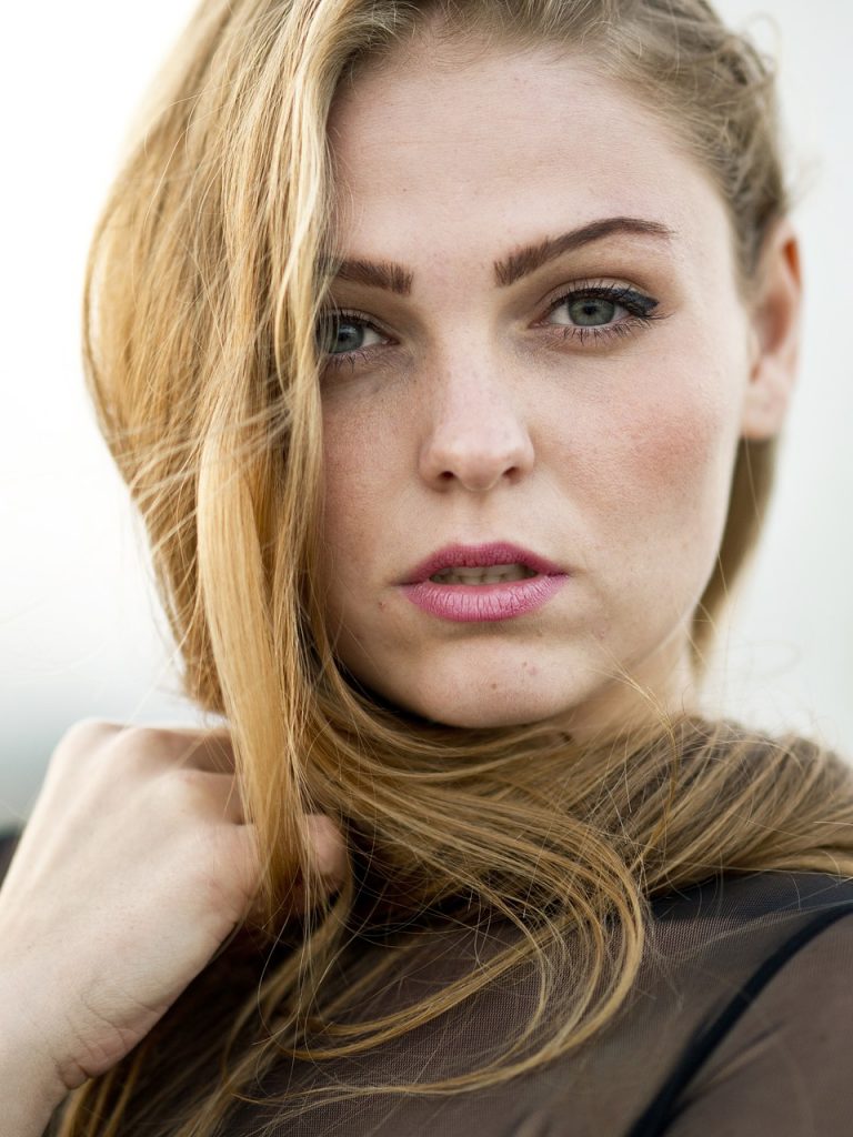 María